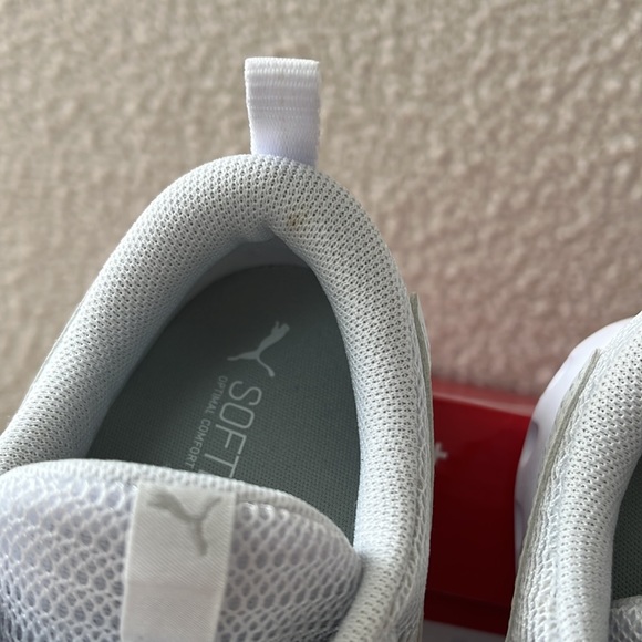 🤍NWT🤍 Puma Carson 2V soft-foam laceless sneakers - Picture 5 of 7